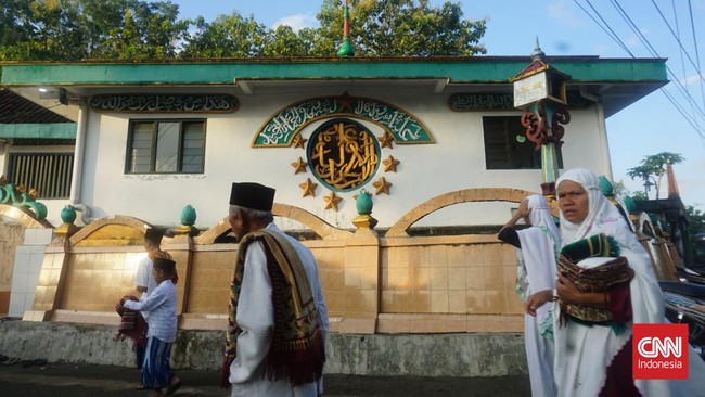 Jamaah Masjid Aolia Rayakan Idul Fitri Lebih Dini dalam Pengalaman yang Unik