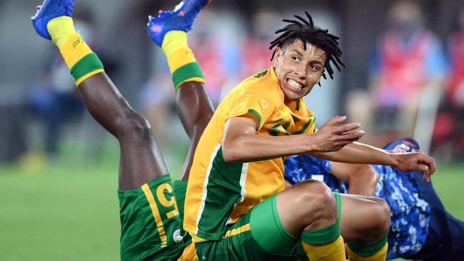 Bek muda timnas Afrika Selatan, Luke Fleurs, meninggal dunia dalam tragedi pembegalan mobil di Johannesburg.