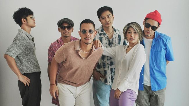 Sejumlah musisi tanah air akan meramaikan kegiatan di sela-sela upacara peringatan hari ulang tahun (HUT) RI ke-79 di Istana Merdeka, Jakarta.