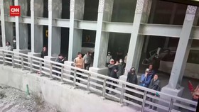 VIDEO: Sejumlah Pekerja Hotel Terjebak di Terowongan Usai Gempa Taiwan