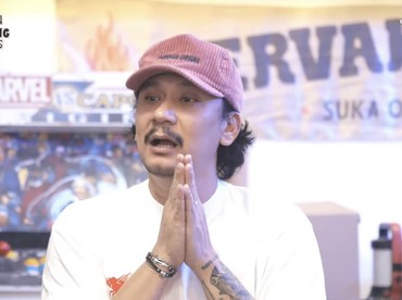  Jokowi Nonton Video Ibu-ibu Nyanyi hingga Viral Vincent Rompies Salat