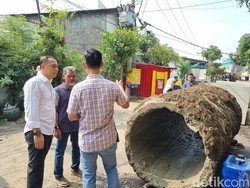 Pemkot Surabaya Akan Bantu Servis Alat Elektronik Warga yang Terendam Banjir