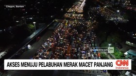 VIDEO: Akses Menuju Pelabuhan Merak Macet Panjang