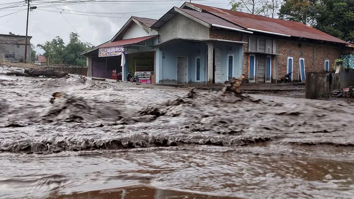 Hujan Deras Lumajang Picu Banjir Lahar Semeru, Warga Diimbau Waspada