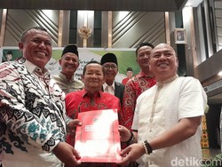 Nikson Nababan Jadi Bacalon Gubsu Pertama yang Daftar ke PDIP