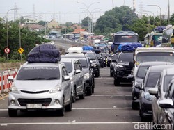 Jalur Menuju Pelabuhan Merak Masih Padat