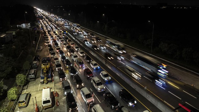 Jalur Tol Cipali hingga Kalikangkung Berstatus Satu Arah hingga Senin