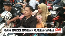 VIDEO: Pemudik Bermotor Tertahan Di Pelabuhan Ciwandan