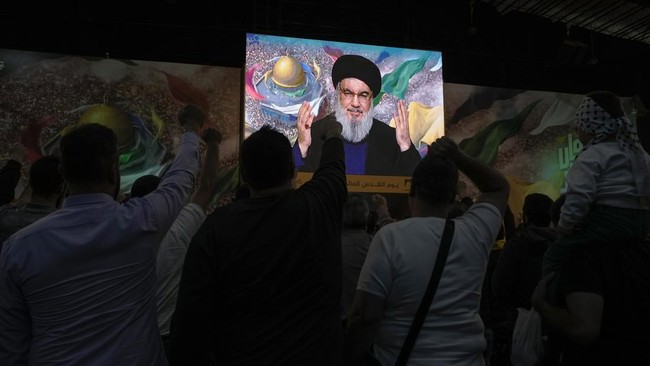 Israel awal pekan ini melancarkan serangan ke gedung konsulat Iran di Damaskus, Suriah, hingga menewaskan tujuh pejabat Iran.