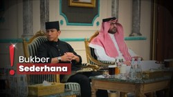 img-title Prince Mateen Umrah Bareng Anisha Rosnah, Bermukena dan Kain Ihram