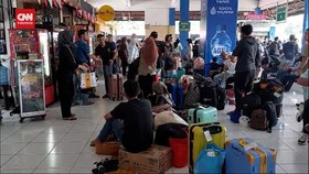 VIDEO: H-4 Lebaran, Ribuan Pemudik Padati Terminal Kampung Rambutan