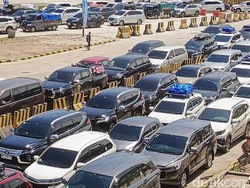 Hari Ini Puncak Mudik Lebaran, Pelabuhan Bakauheni Dipadati Kendaraan Pribadi