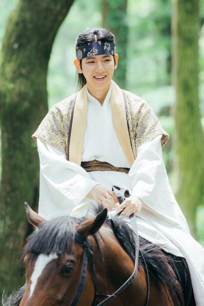 Baekhyun EXO berperan sebagai Wang Eun dalam drama populer 'Moon Lovers: Scarlet Heart Ryeo' di tahun 2016. Wang Eun memiliki karakter yang energik, lucu, dan selalu mengundang tawa./ Foto: SBS