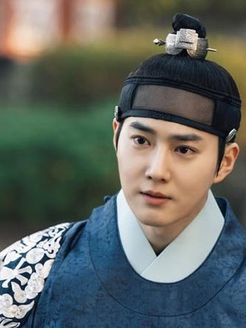4 Potret Member EXO Saat Pakai Baju Hanbok di Drama Korea, Terbaru Ada Suho!