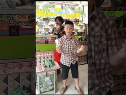Gegara Tren Goyang Nasi Padang, Warung Nasi Padang Ini Jadi Viral