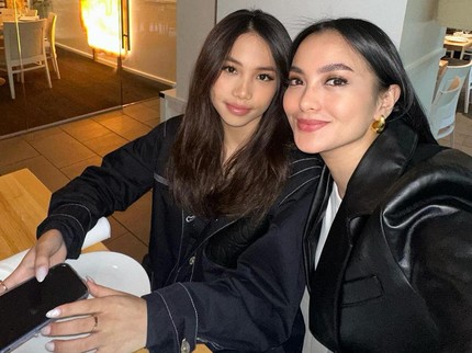 7 Potret Cantik Jasmine Abeng, Putri Sulung Ririn Ekawati yang Kuliah di Amerika Serikat