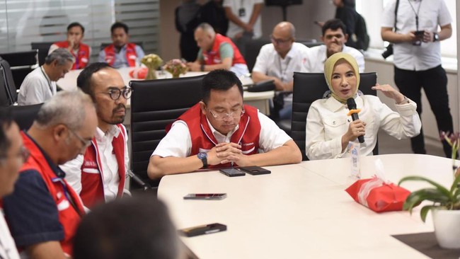 Dirut Pertamina Nicke Widyawati memastikan, ketersediaan bahan bakar avtur bisa memenuhi kebutuhan selama masa arus mudik dan balik Idulfitri 1445 Hijriah.