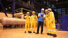 Pastikan Pasokan Listrik Aman, Dirut PLN Kunjungi PLTU Paiton