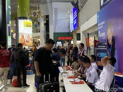 Suasana Stasiun Gambir Ramai Pemudik pada H-3 Lebaran