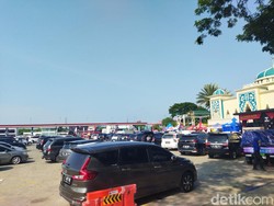 Pemudik Membeludak, Rest Area Km 57 Tol Japek Berlakukan Buka-Tutup