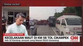 VIDEO: 12 Jenazah Korban Kecelakaan Tol Japek Dibawa ke RSUD Karawang