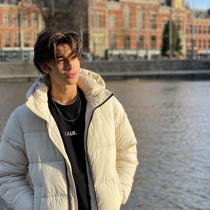 <p>Banyak netizen yang turut mendoakan Eddy di hari bahagianya ini. Tidak sedikit yang berharap agar Eddy tumbuh menjadi anak yang selalu mendapatkan kebahagiaan. "Happy milad Eddy. Semoga selalu bahagia bersama keluarga tersayang," kata seorang netizen dengan emotikon hati. (Foto: Instagram: @eddy_mm)</p>