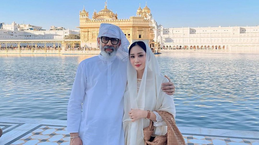 Ikut Suami Jalani Ibadah Sikh, Agama Bunga Zainal Dipertanyakan