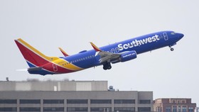 Pesawat dan Jet Pribadi Nyaris Tabrakan di Landasan Bandara Chicago