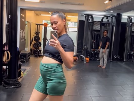 5 Potret Inong Ayu Istri Abimana Aryasatya Hamil Lagi di Usia 43 Th, Sebut Sebuah Plot Twist