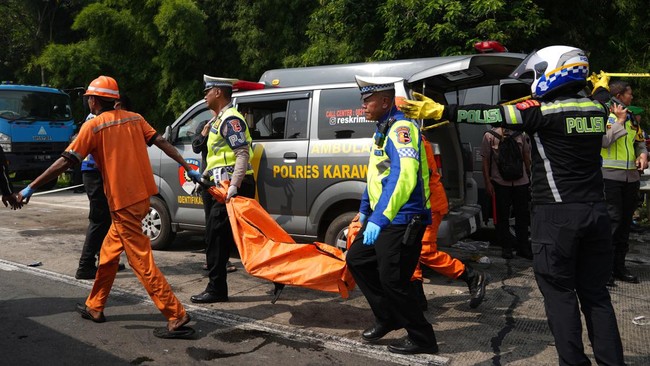 Kemenhub dan Korlantas Polri berjanji memberangus travel ilegal buntut kecelakaan maut saat mudik di KM 58 Tol Jakarta-Cikampek.