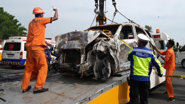 Alamat Warga Matraman Tercantum Aneh pada STNK Mobil Tabrakan di KM 58