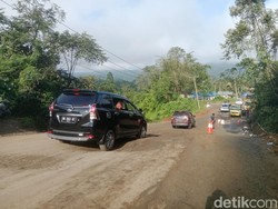 Personel Polisi Siaga di Jalur Batu Jomba Tapsel, Ada juga Alat Berat