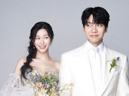 5 Potret Anniversary Pernikahan Lee Seung Gi Dan Lee Da In, Unggah Foto Anak