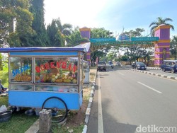 Cerita Yeni Raup Cuan Manis di Gapura Ciamis