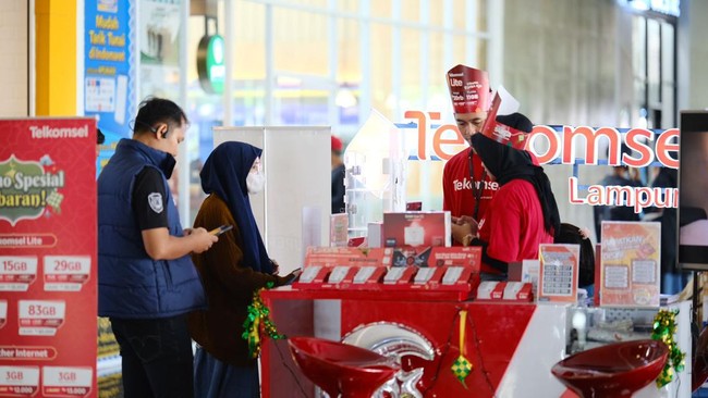 FOTO: Telkomsel Siaga Penuhi Kebutuhan Digital Para Pemudik