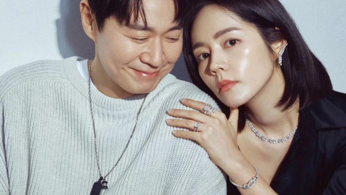 Pasangan Artis Korea Han Ga In dan Yeon Jung Hoon Pancarkan Keromantisan bersama Fred Jewelry