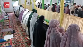 VIDEO: Jemaah Tarekat Naqsabandiyah Rayakan Idul Fitri Hari Ini