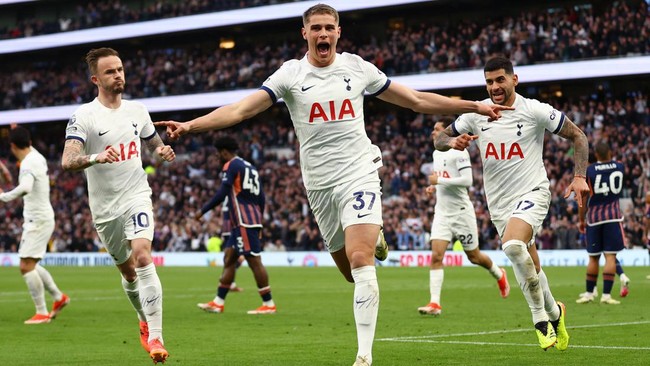 Drama Liga Inggris: Tottenham Raih Kemenangan, Chelsea Tertahan Juru Kunci