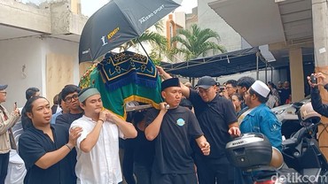Oki Rengga Tak Bisa Tahan Tangis Usai Kehilangan Babe Cabita