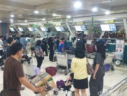 Bandara Sultan Hasanuddin Makassar Masih Ramai Pemudik di H-1 Lebaran