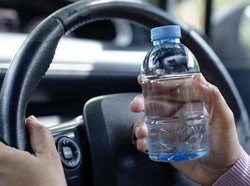 Bahaya Menggunakan Botol Plastik Sekali Pakai Secara Berulang, Sudah Tahu?