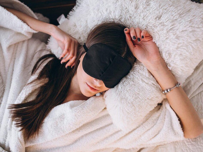 Ilustrasi sedang tidur/Foto: Freepik.com/senivpetro 4 Kebiasaan di Malam Hari Bisa Cepat Turunkan Berat Badan