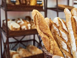 Mitos Menaruh Roti Baguette Terbalik Bikin Sial, Begini Sejarahnya