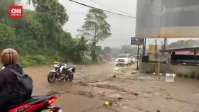 VIDEO: Banjir Lahar Gunung Merapi, Pemudik Diimbau Waspada