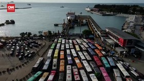 VIDEO: 530 Ribu Pemudik Lewati Merak di Puncak Arus Mudik 2024
