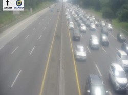 Lalin di Tol Japek dan MBZ Padat Merayap di Sejumlah Titik Saat Lebaran