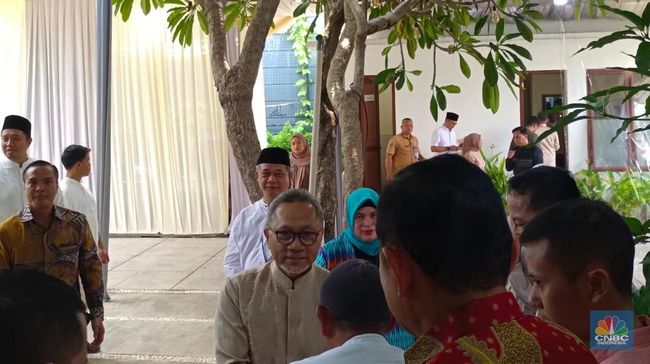 Mendag Zulhas Open House di Rumah Pribadi Sebelum ke Kartanegara