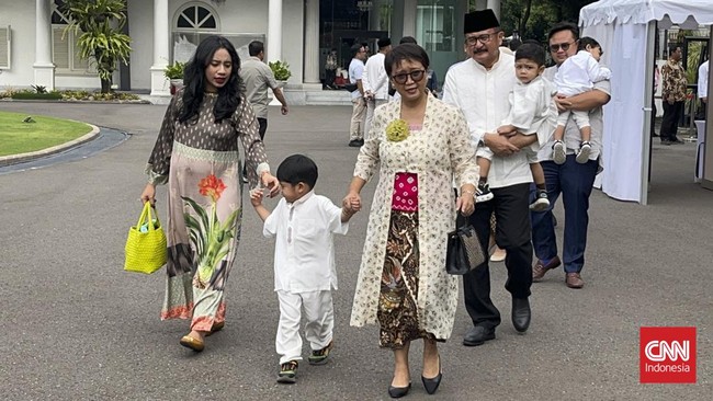 Antusiasme Luapan di Open House Jokowi: Antrean Menyatukan Menteri dan Rakyat