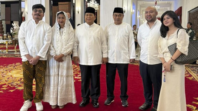Menkominfo Budi Arie Setiadi mengatakan Prabowo sudah hadir di Istana untuk menghadiri Open House Idul Fitri 2024 saat ia tiba. 