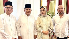 Sri Mulyani Unggah Foto Lebaran Bersama Jokowi, Prabowo dan Megawati